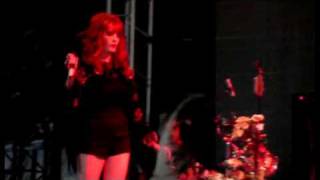 Florence and the Machine - The Girl With One Eye (2009) Glastonbury, England