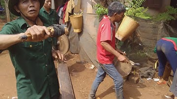 phong tục jrai đám ma cồng chiêng già .tại  o rơng