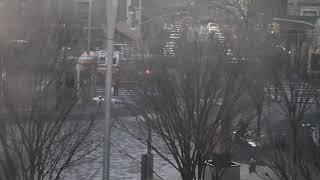 Very quick catch of FDNY engine 95 spare responding with PA200 rumbler