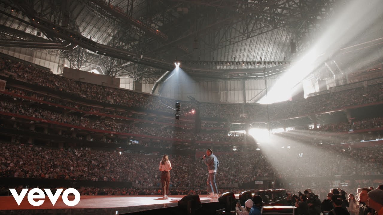 Passion, Brooke Ligertwood, Brandon Lake - Honey In The Rock (Live From Passion 2022) Passion, Brooke Ligertwood, Brandon Lake - Honey In The Rock (Live From Passion 2022)