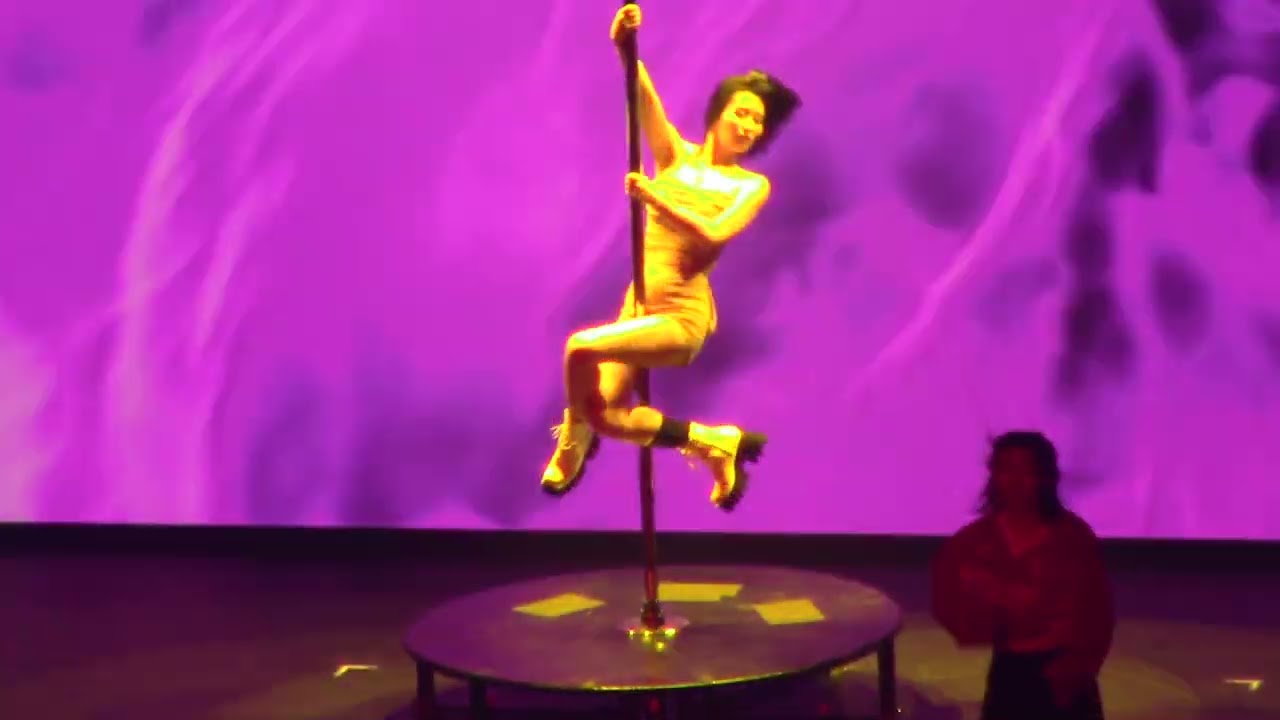 TWICE - MOMO SOLO “Move” - O2 Arena, LONDON - 7 September 2023