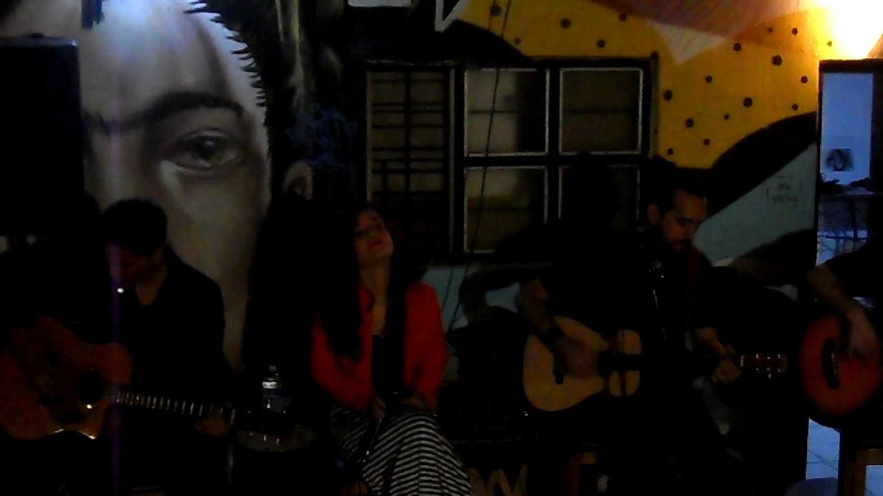 Erika Albero/Y Volar /