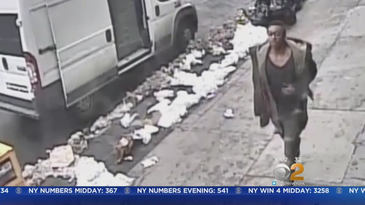 Suspect Escapes Police Custody - YouTube