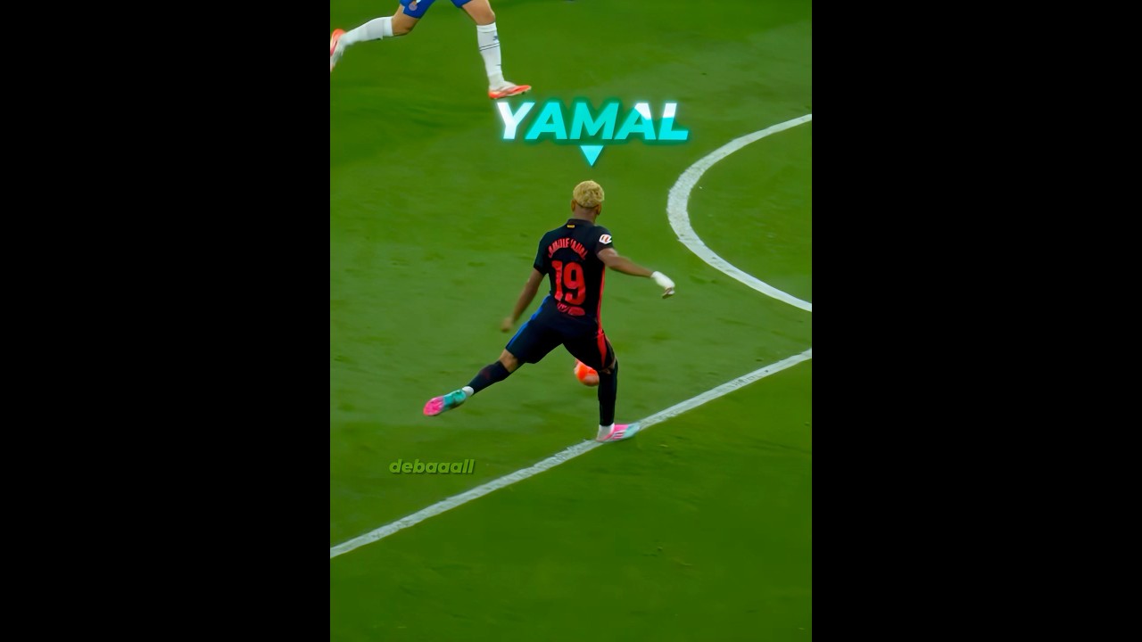 Pedri Teaches Yamal How To Score 😍