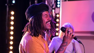 Ocean Alley Perform 'Confidence' Live On TRL