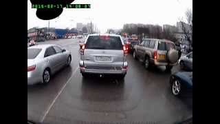 Алматы. Проезд прямо по ряду для левого поворота 20150217 1407