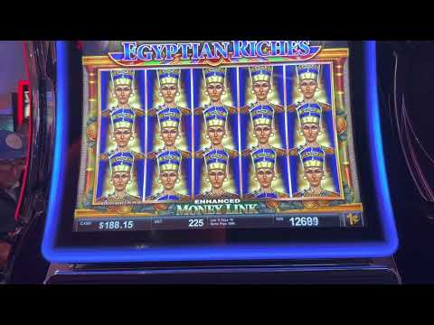 The Mirage Hotel and Casino VS The Mandalay Bay| Las Vegas 2021 PART 1 | Sin City| Best HOTELS