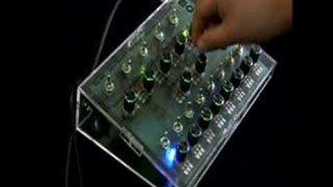 Mochika analog sequencer synth
