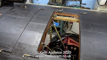 A LARGE MODEL SHOWMAN