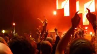 Kaiser Chiefs - I Predict A Riot - Live at the O2 London