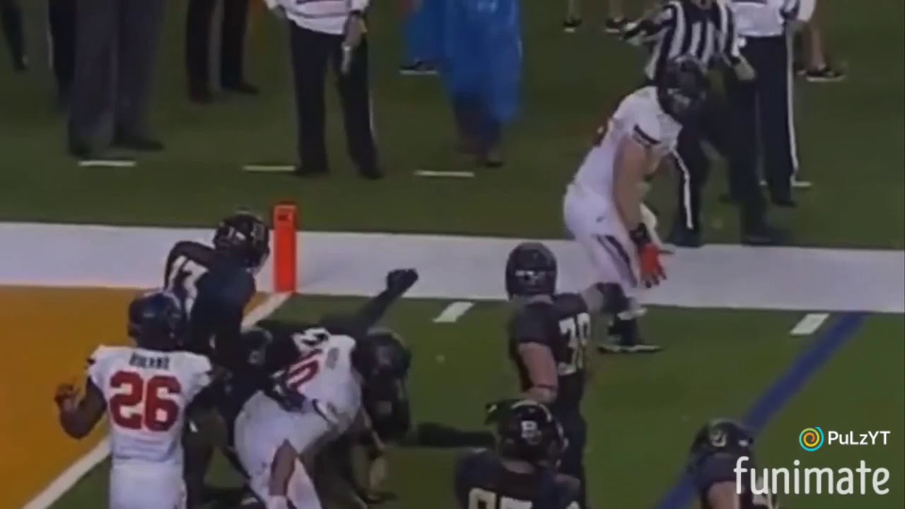 Shawn oakman 6’’9 290 pounds YouTube