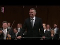 Capture de la vidéo Mariss Jansons Dirigiert Die Wiener Philharmoniker - Bei Den Salzburger Festspielen 2012