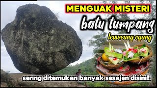 keajaiban batu tumpang di hutan leuweung eyang dekat pedesaan jawa barat