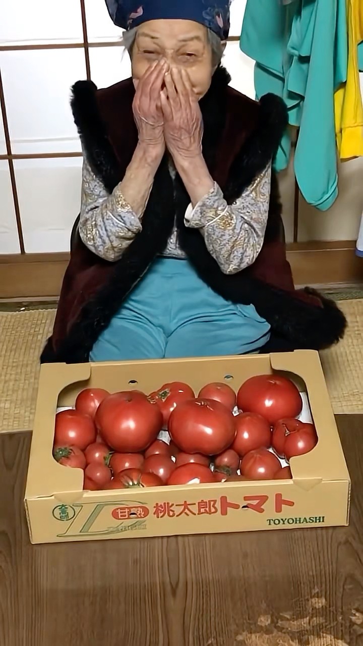 97歳】トマトに大興奮! - YouTube
