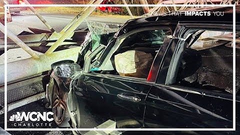 2 seriously injured after interstate sign collapse on I-77 South