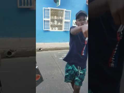 Video: Il Rapper Colombiano Confessa L'omicidio Nella Canzone