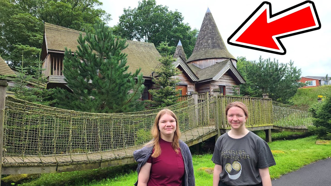 LIVING IN A TREEHOUSE!