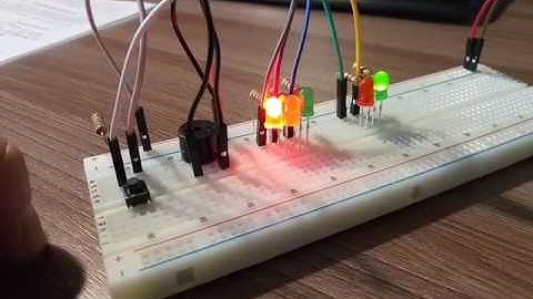 Светофор на Ардуино. Изучаю.