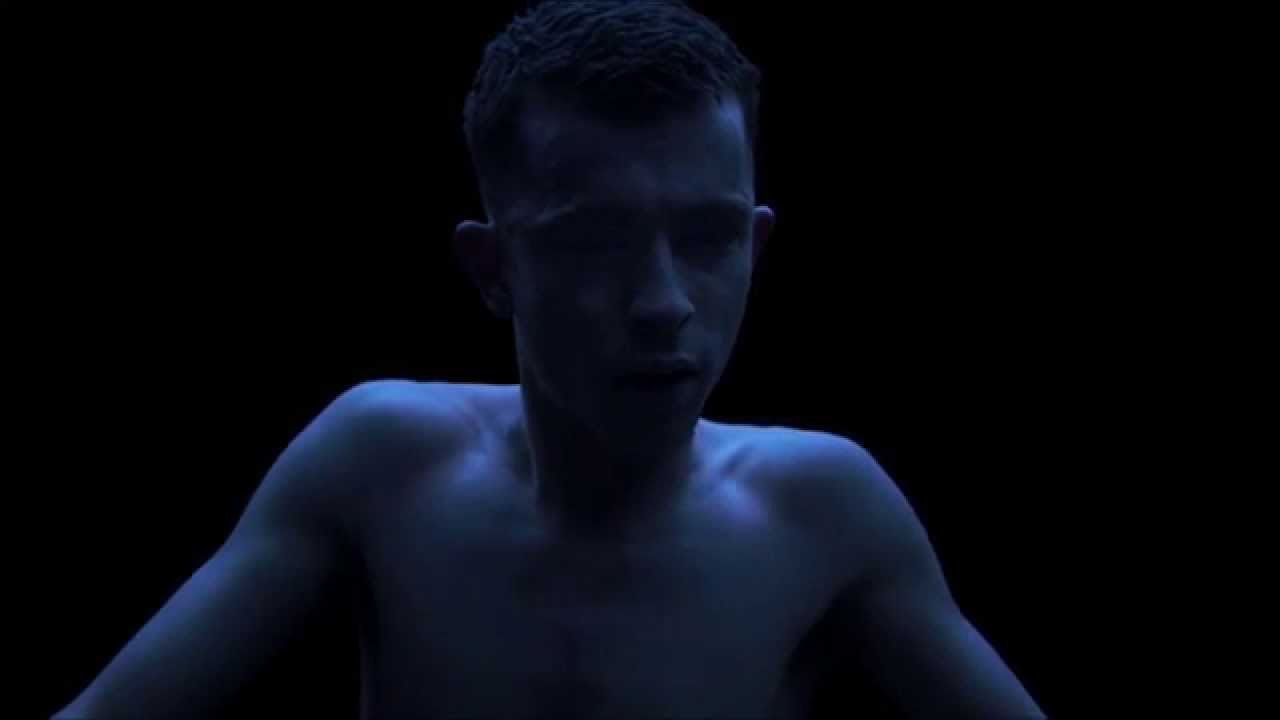 Under the Skin - Jonathan Glazer - 2013 - YouTube