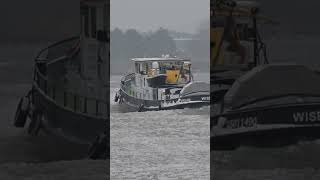 Die Elbe Friert - Eisbrecher Bei Geesthacht