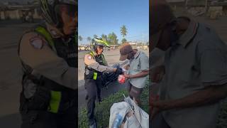 Polisi Vs Kakek pemulung
