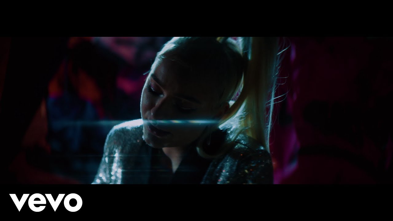 Ariadne - Queen of My Own (Official Video)