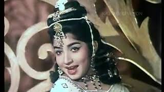 Paruvam Enathu Paadal - Aayirathil Oruvan (with lyrics)