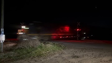 K5HLA! CSX 5463 leads CSX M647-22 with an amazing NF K5HLA 2PC on 12/24/2024 