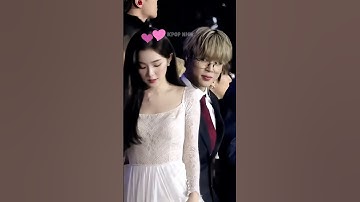 지민이 이레나의 아름다움에 잠시 넋을 잃었어요 😊😍 #shorts #방탄소년단 #지민 #아이린