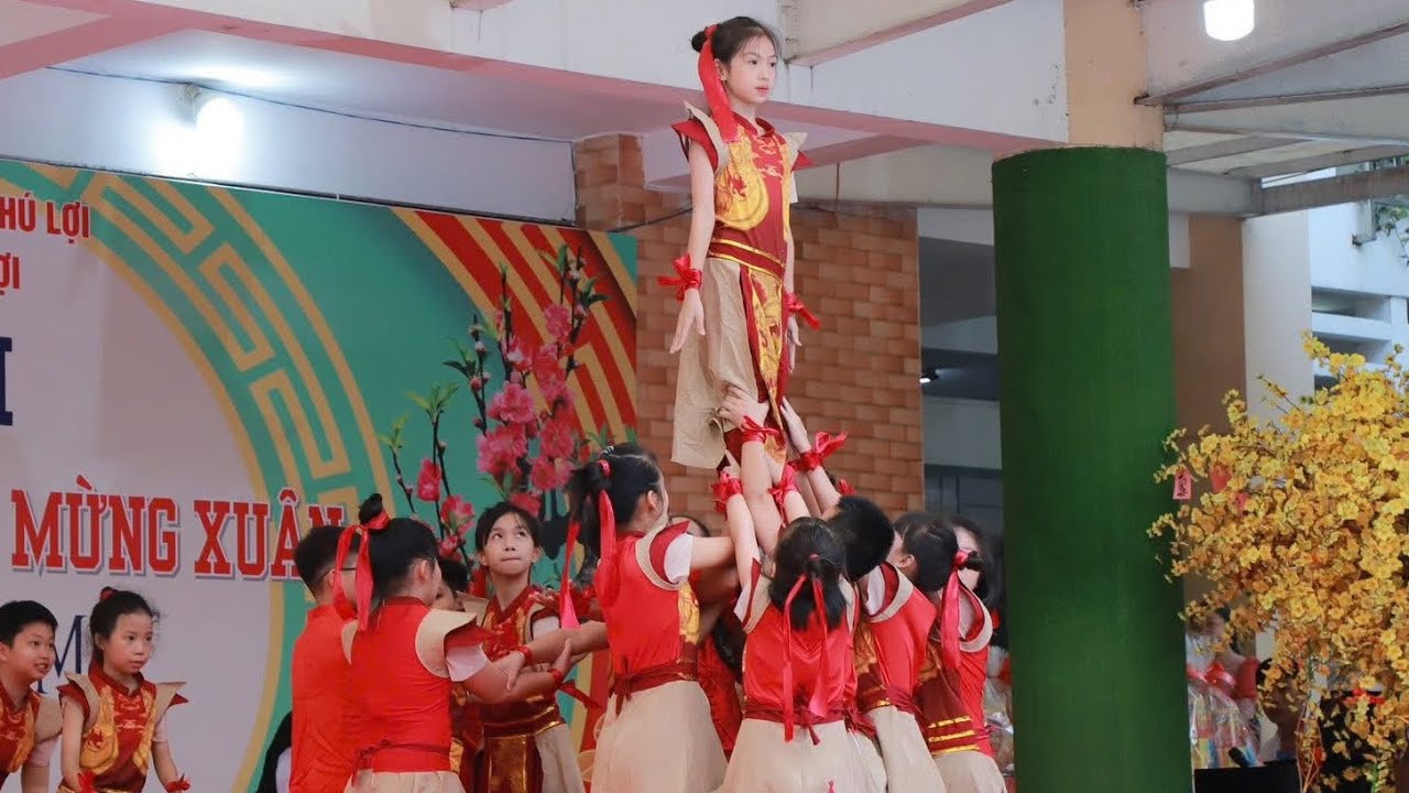 NAM QUỐC SƠN HÀ - NGƯỜI VIỆT || Giải Nhất Văn nghệ Mừng Xuân 