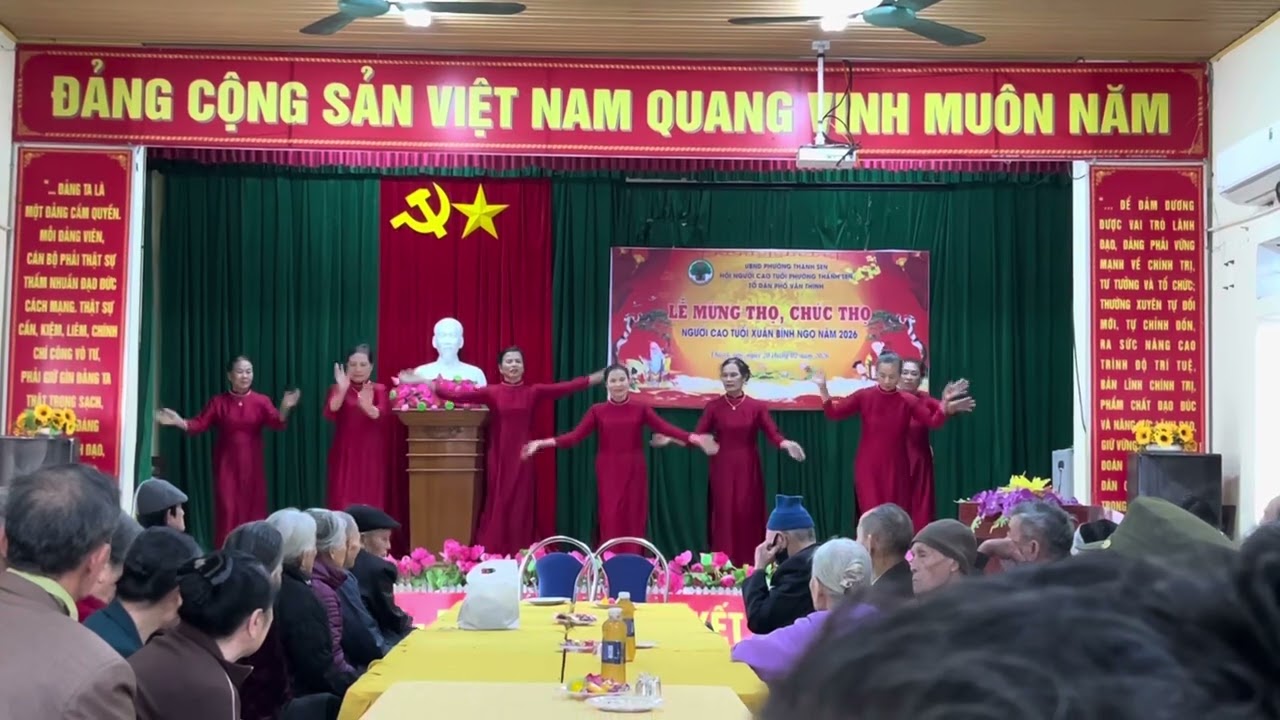 Nhảy dân vũ Xuân ơi Xuân