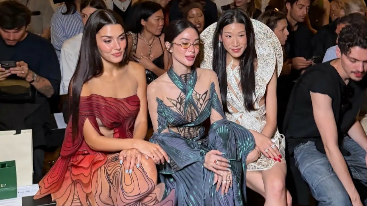 HANDE ERÇELİN DEFİLEDEN DAHA BİR FOTOSU GELDİ