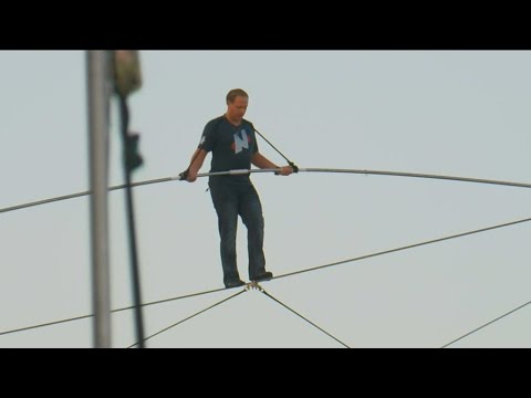 Nik Wallenda sets world record for longest tightrope walk at Wisconsin State Fair