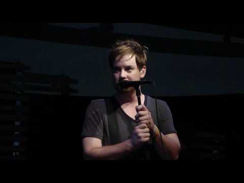 David Cook - opening banter - talking about Phil M...