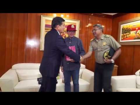 Ministro del Interior recibió a joven que ingresó primer puesto a San Marcos