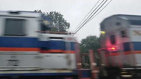 A GP39-H2 trailing on a Early morning MARC!