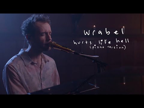 Mira WRABEL - hurts like hell [piano version] (live from the village) en YouTube
