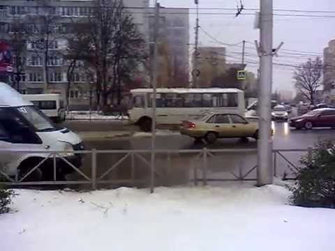 Поворот налево после знака 4.1.1 "Движение прямо"