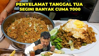 JUALAN DI UJUNG GANG KECIL, MENUNYA CUMA NASI DICAMPUR INDOMIE GORENG TAPI YANG BELI RAME!