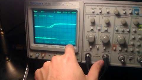 Tektronix 2440 - Reference wave forms ref1 ref2