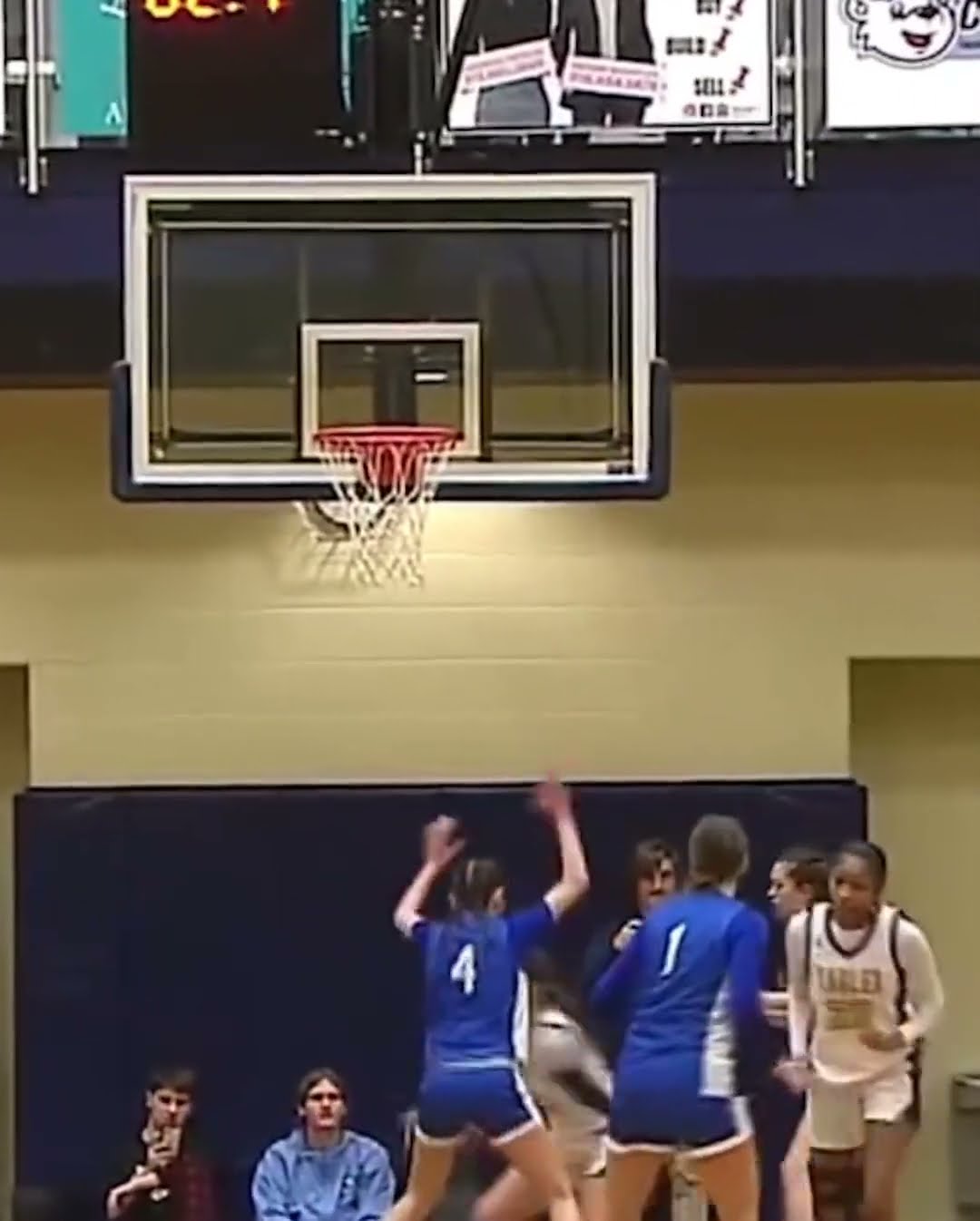 Alex Couch had her teammates’ jaws on the floor with this shot ? (via @spectrumnewskc/IG)