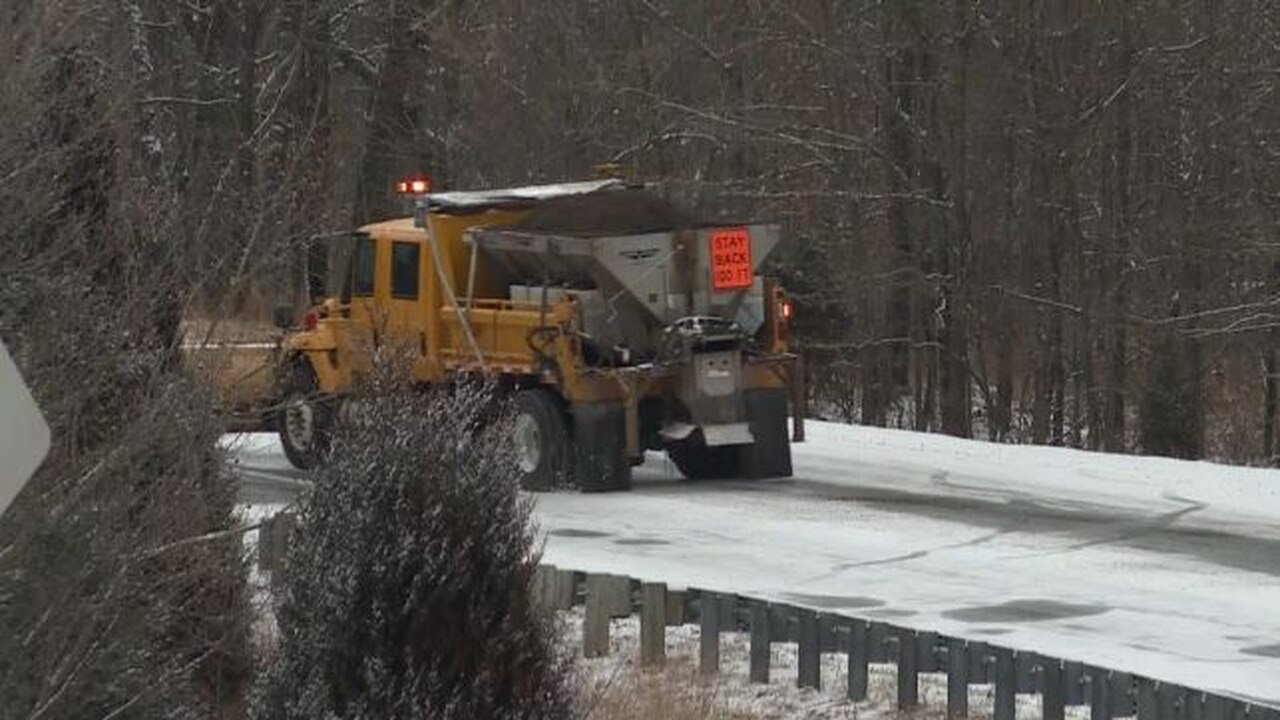 MoDOT preparing for winter weather in the Ozarks - YouTube