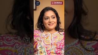 When you meet someone interesting do this…#shorts #meeravasudevaninterview #iamwithdhanyavarma #love