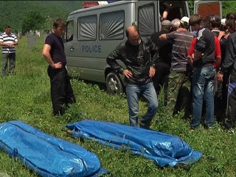 ექსჰუმაციის შემდეგ დუისში ცხედრები დაკრძალეს