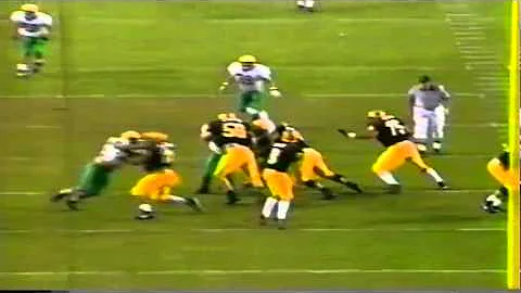Oregon LB Chris Vandiver breaks up a pass vs. ASU ...