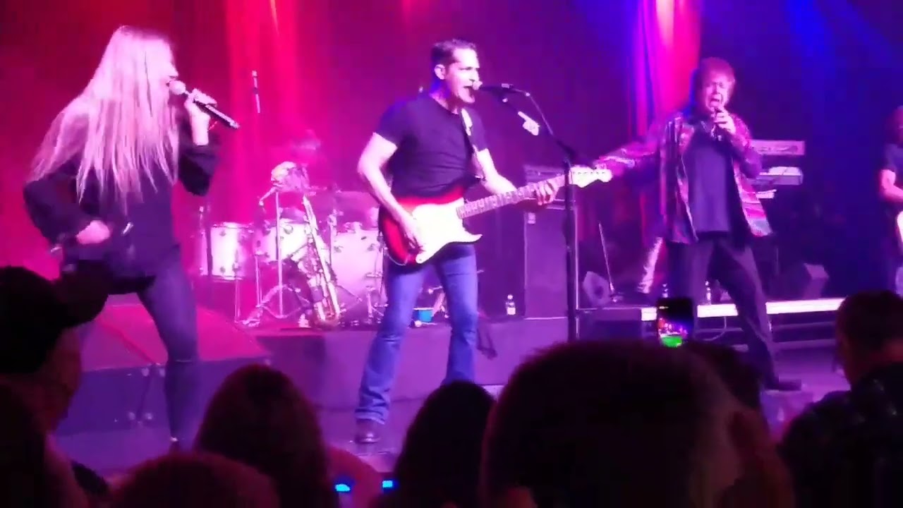 Seeing a Music Legend! Eddie Money (Rip) Preforming Walk On Water June 2018 Live (Poor Quality)