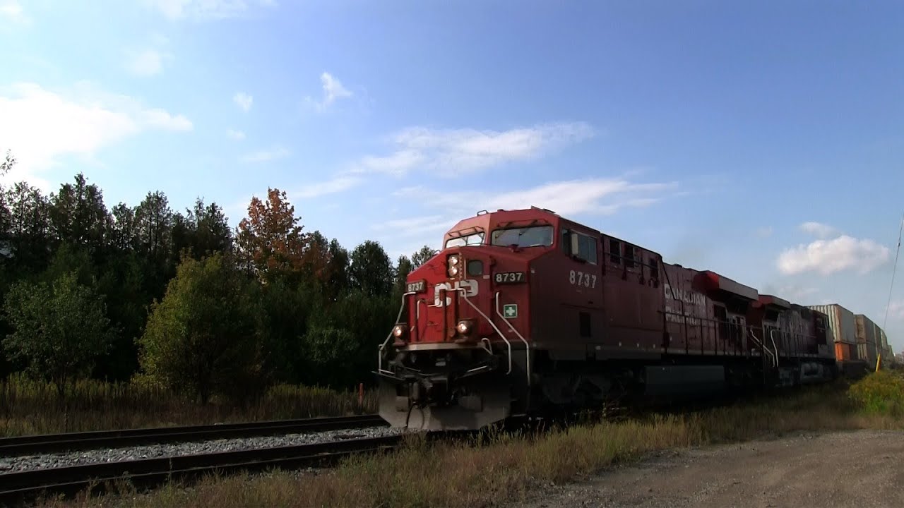 CP 8737 at Bolton (04OCT2012)