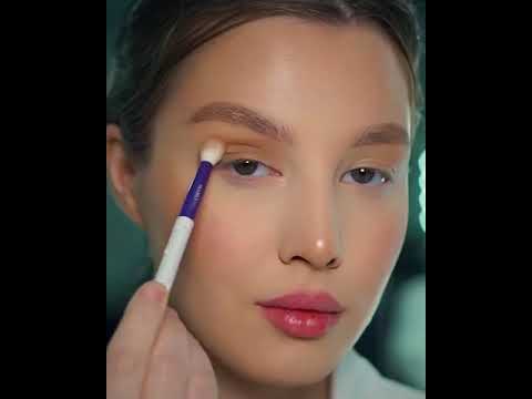 Видео: Как сделать Smokey Eyes на темной, загорелой или индийской коже: 13 шагов