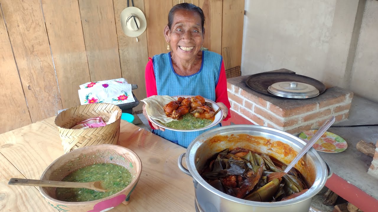 RICA BARBACOA DE POLLO, SALSA Y TORTILLAS CALIENTITAS | DOÑA LUPITA