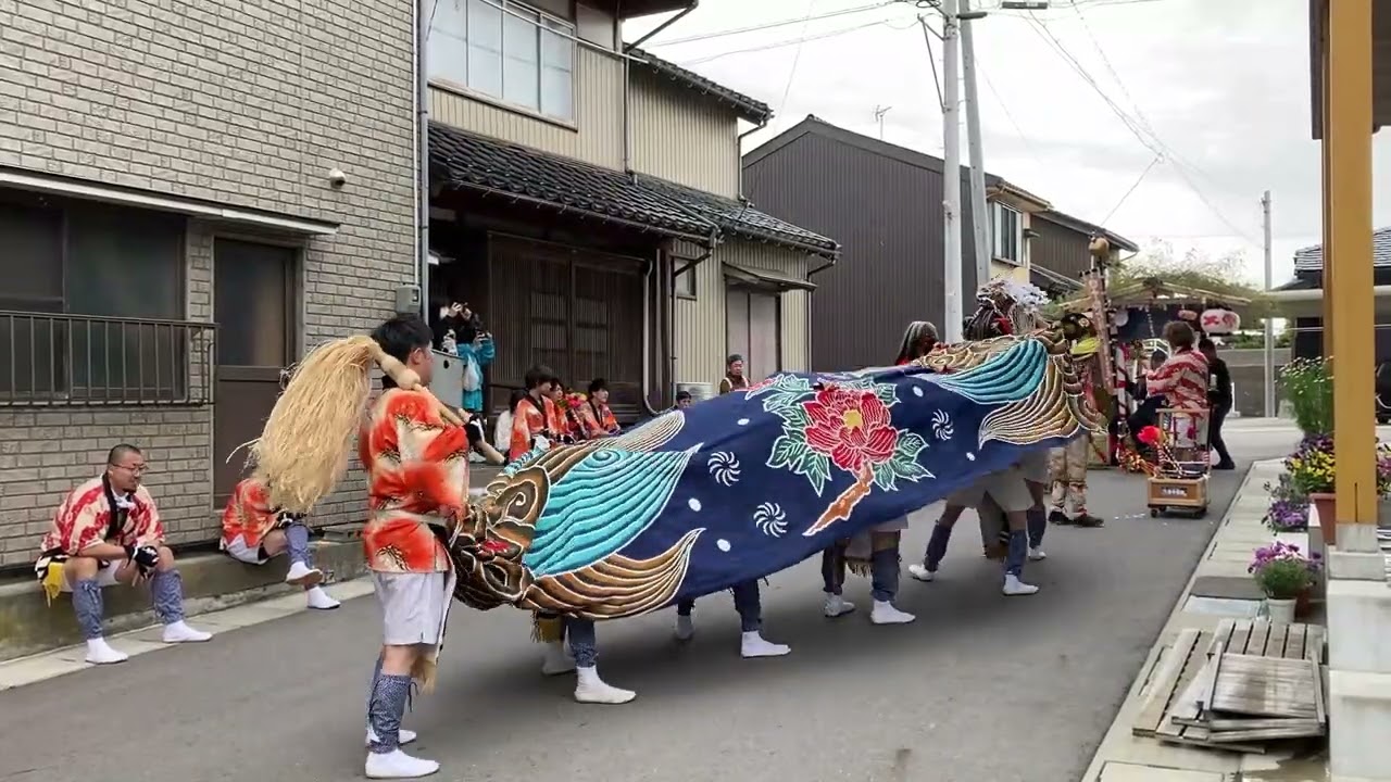 20230513射水市新湊四十物町獅子舞 - YouTube